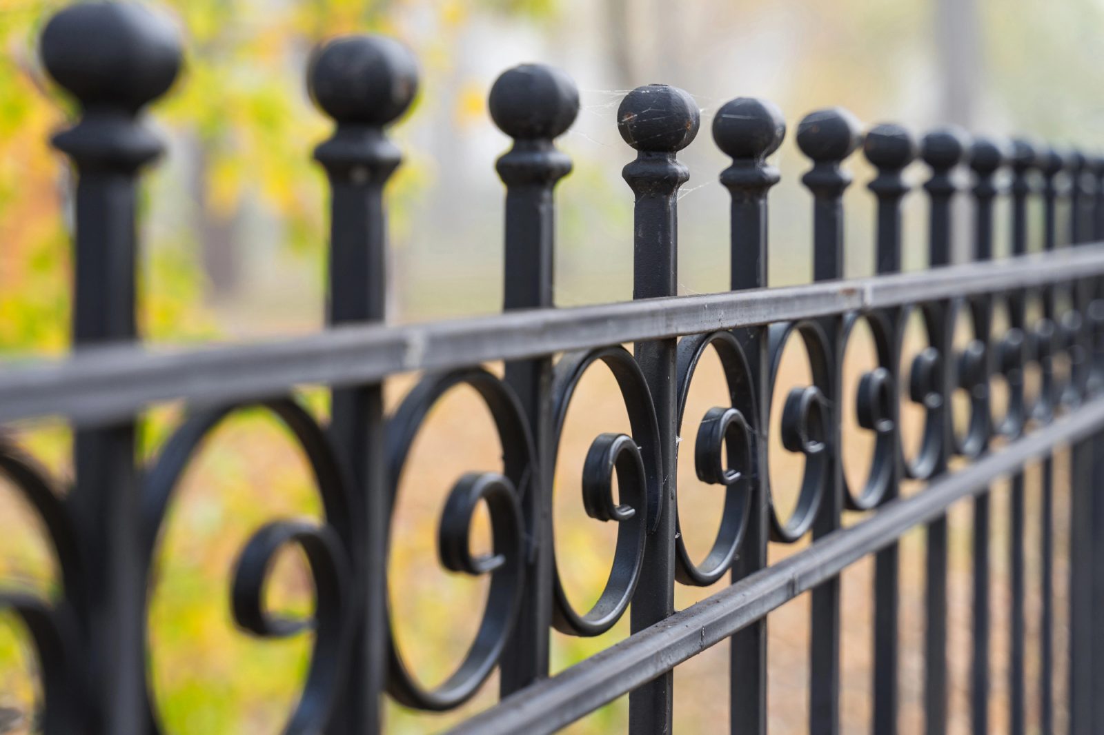 Kovinske ograje so bile res zanimive in težko smo se odločili